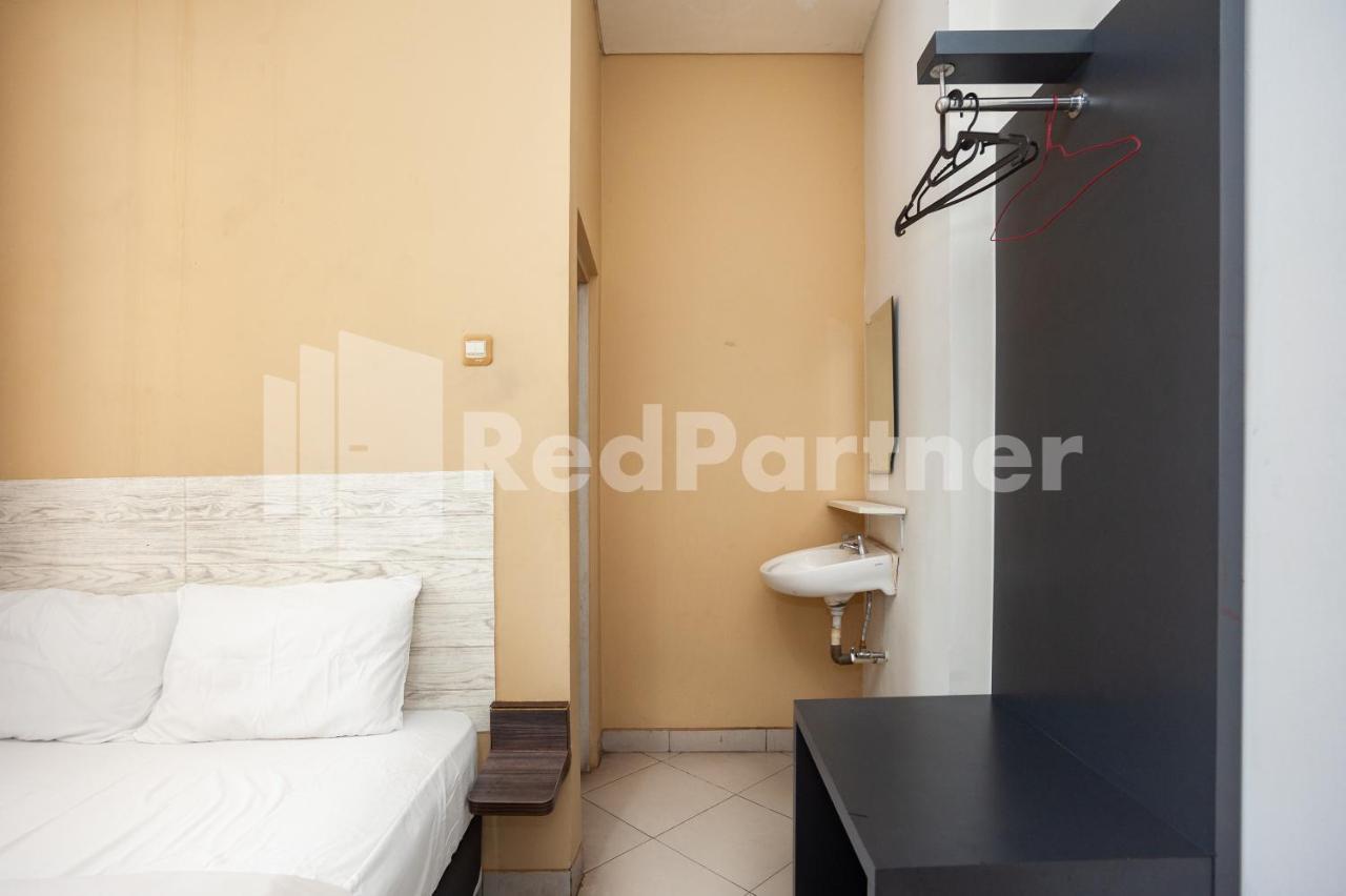 One 2 Near Slipi Jaya Mall Mitra Reddoorz 2* Jakarta